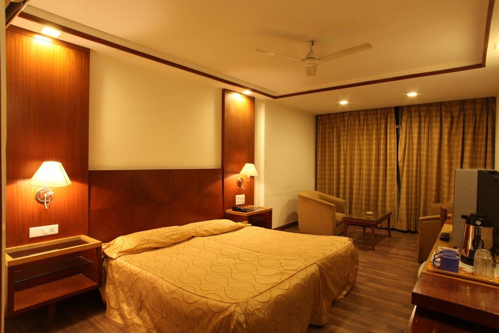 Hotel Jammu Ashok Esterno foto