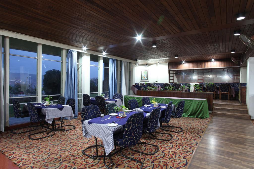 Hotel Jammu Ashok Esterno foto
