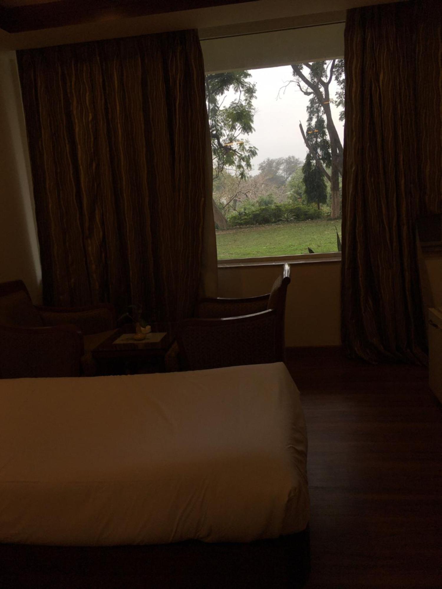 Hotel Jammu Ashok Esterno foto